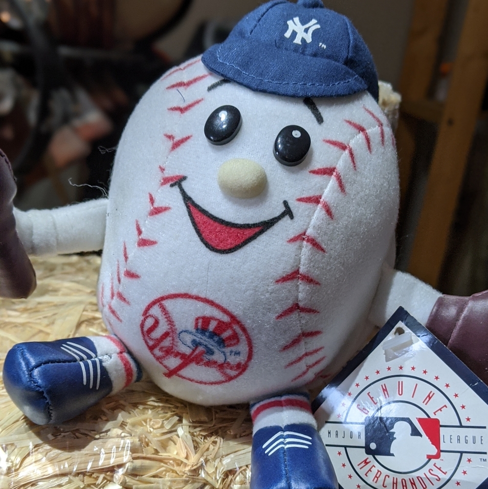 NWT NY Yankee Chubby Jiggly Guy